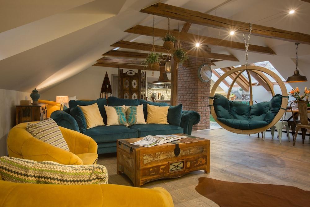 Old Town Boho Chic Attic Room Type - Romantic Boho Chic Attic