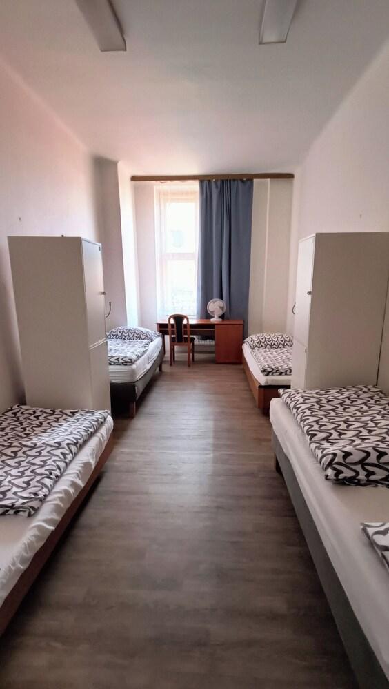 A Plus Hostel - Centrum Room Type - Basic Shared Dormitory (4-Bed Mixed, Bathroom/Kitchen shared)