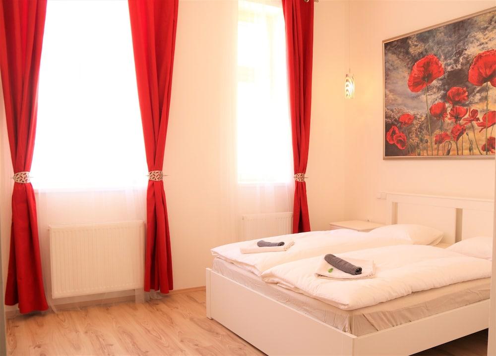 Flowers apartments Room Type - Classic Studio