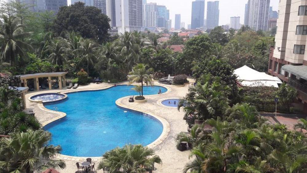 Luxury 3Br Apartment At Sudirman Tower Condominium - Tap to explore photos