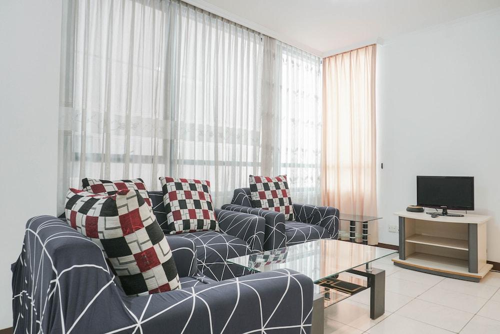 Comfortable 2Br At Pangeran Jayakarta Apartment - Tap to explore photos