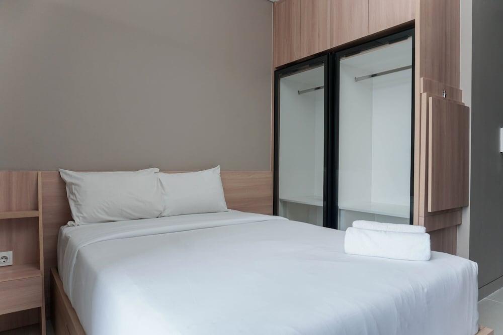 Comfortable Design Studio Apartment Ciputra International - Tap to explore photos