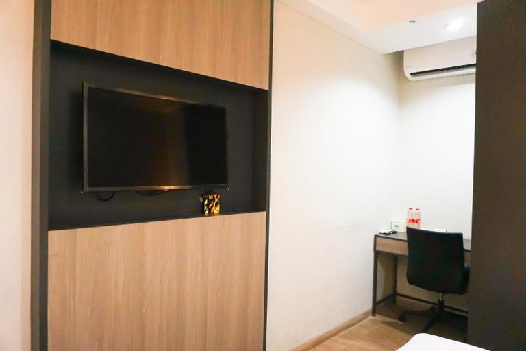 LeGreen Suite Sudirman - Tap to explore photos