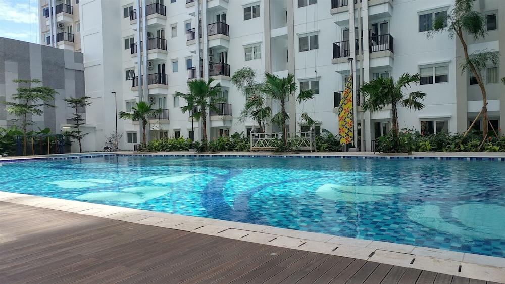 Best And Simply Clean Studio Signature Park Grande Apartment - Tap to explore photos