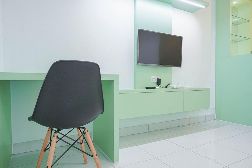 Cozy Studio at Amethyst Apartment - Tap to explore photos