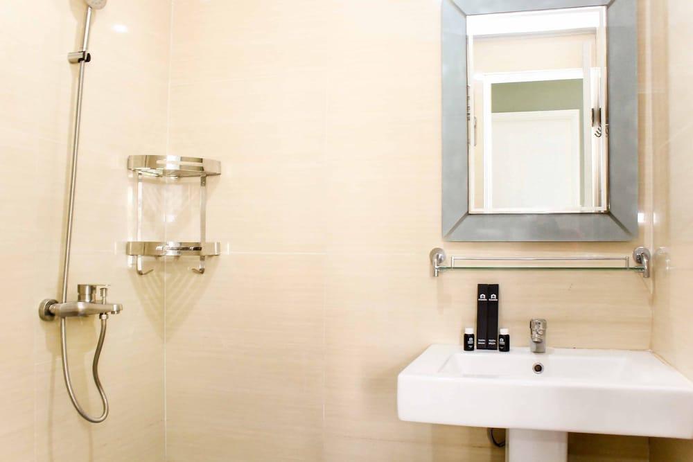 Comfy and Spacious 2BR at Seasons City Apartment - Tap to explore photos
