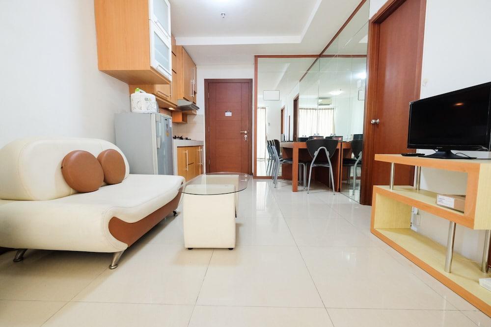 Great Choice and Strategic 1BR Apartment at Thamrin Residence - Tap to explore photos