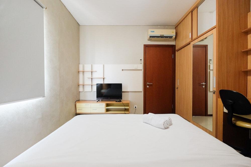 Great Choice and Strategic 1BR Apartment at Thamrin Residence - Tap to explore photos