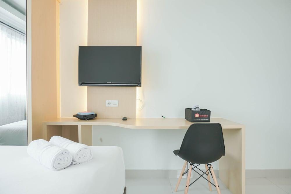 Comfortable and Homey Studio at Amethyst Apartment - Tap to explore photos
