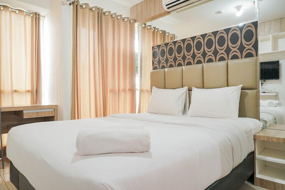 Chic and Cozy Studio at Tifolia Apartment Room Type - Room