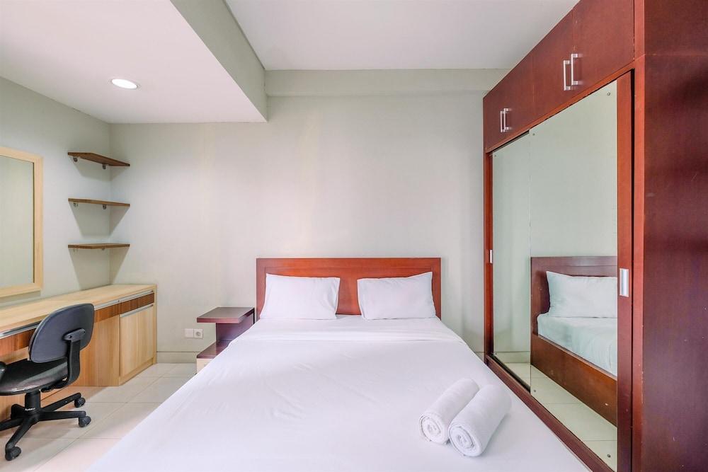 Spacious And Comfy Studio At Tamansari Sudirman Apartment - Tap to explore photos