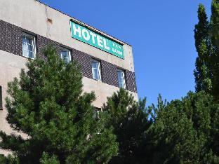 Hotel Bohemians - Tap to explore photos