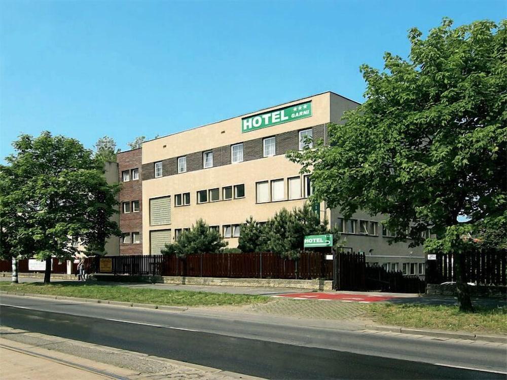 Hotel Bohemians - Tap to explore photos