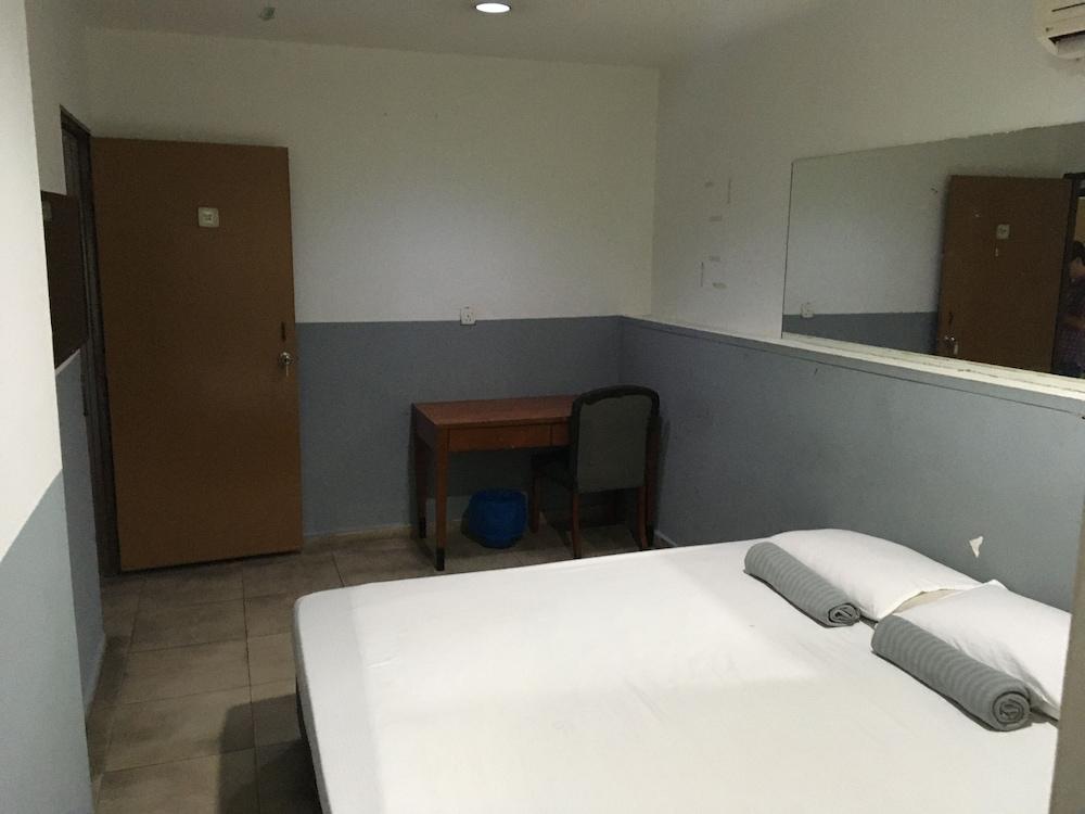 Ideal Hotel Sri Permaisuri Cheras - Tap to explore photos