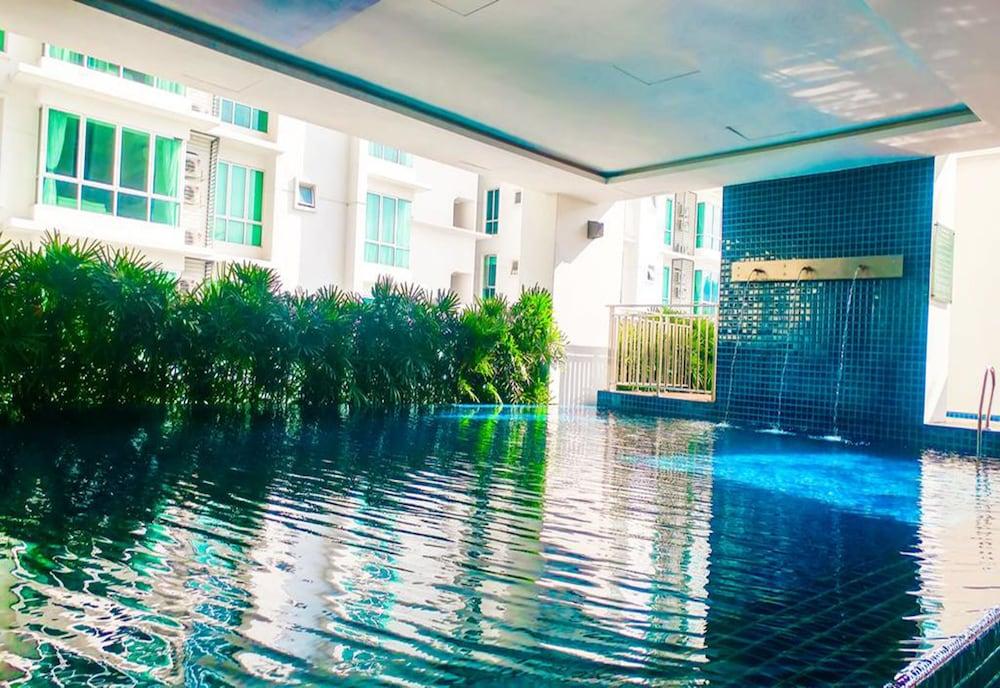 Richmond & Aston Kiara Suites KL - Tap to explore photos