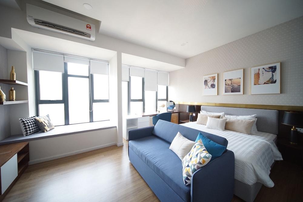 Ceylonz Lifestyle Suites Room Type - Royal Signature Studio