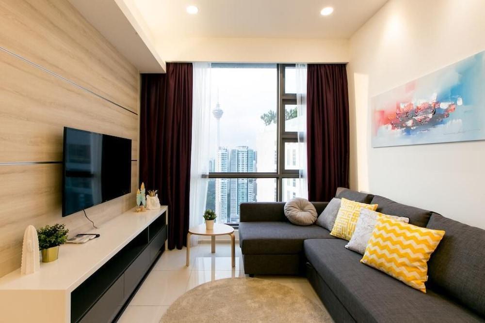 The Robertson Suites Bukit Bintang - Tap to explore photos