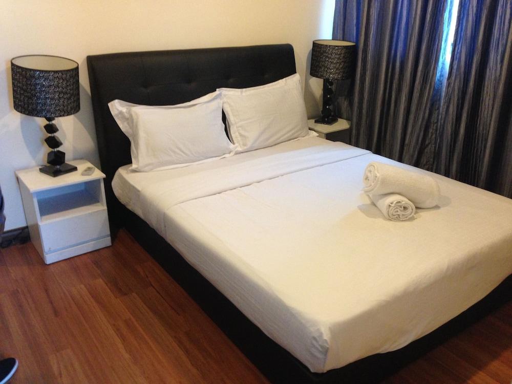 Luxury Service Suite At Taragon KL - Tap to explore photos
