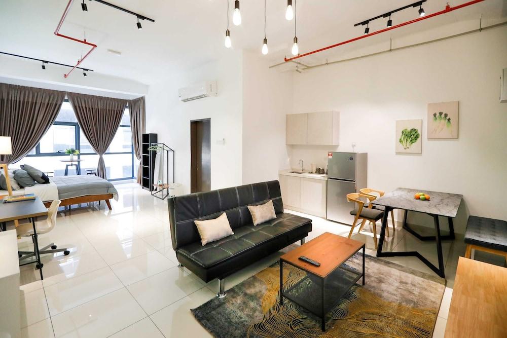 3 Tower by Plush Room Type - Studio (1)