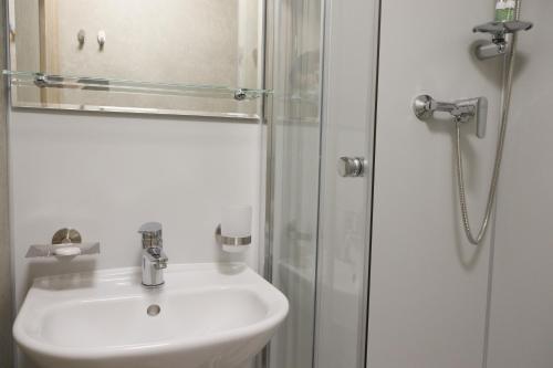 Botel Racek Room Type - Double or Twin Room