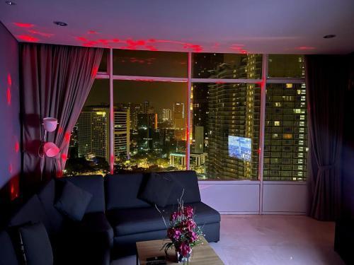 Vortex Suites KLCC by Luna - Tap to explore photos
