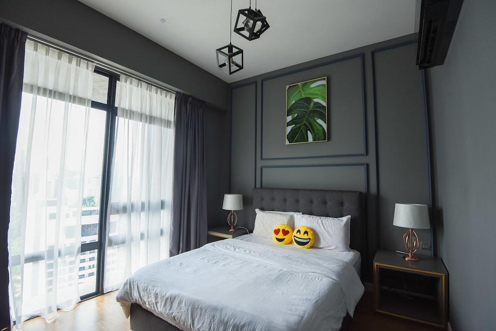Anggun Residences Serviced Suites Room Type - Standard Quadruple Room, City View Anggun Residences Serviced Suites Room Type - Standard Quadruple Room, City View