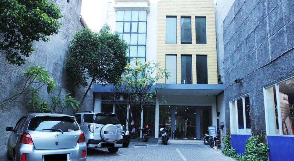 N Hotel Harmoni Jakarta - Tap to explore photos