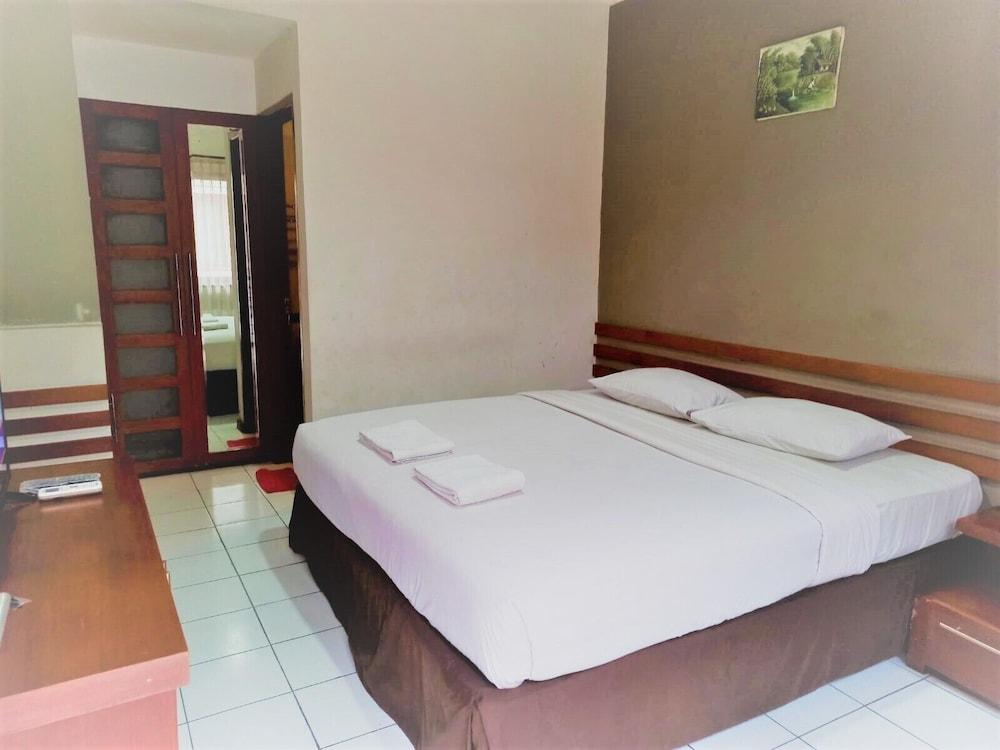 N Hotel Harmoni Jakarta Room Type - Superior Double Room