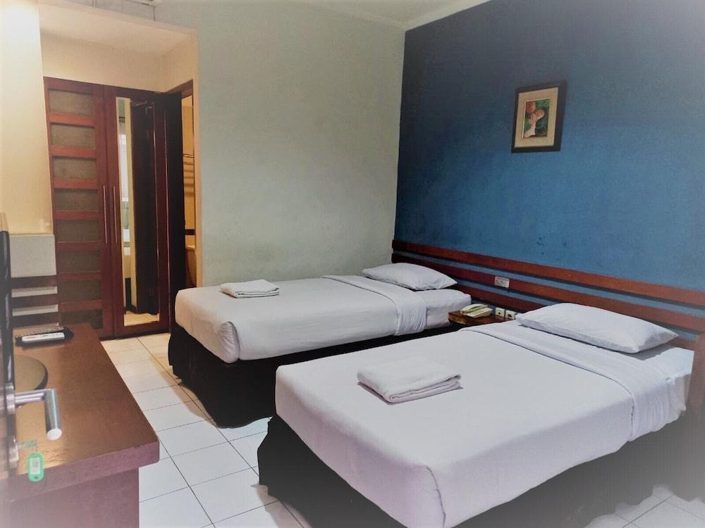 N Hotel Harmoni Jakarta Room Type - Standard Twin Room