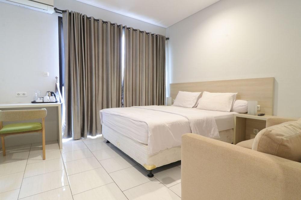 Mendjangan Residence Room Type - Deluxe Room (Smoking)