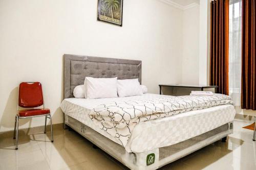 Wisma Talenta Mitra RedDoorz Room Type - Standard Double Room