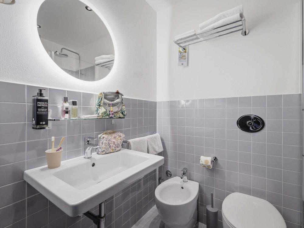Ibis Styles Roma Aurelia - Tap to explore photos