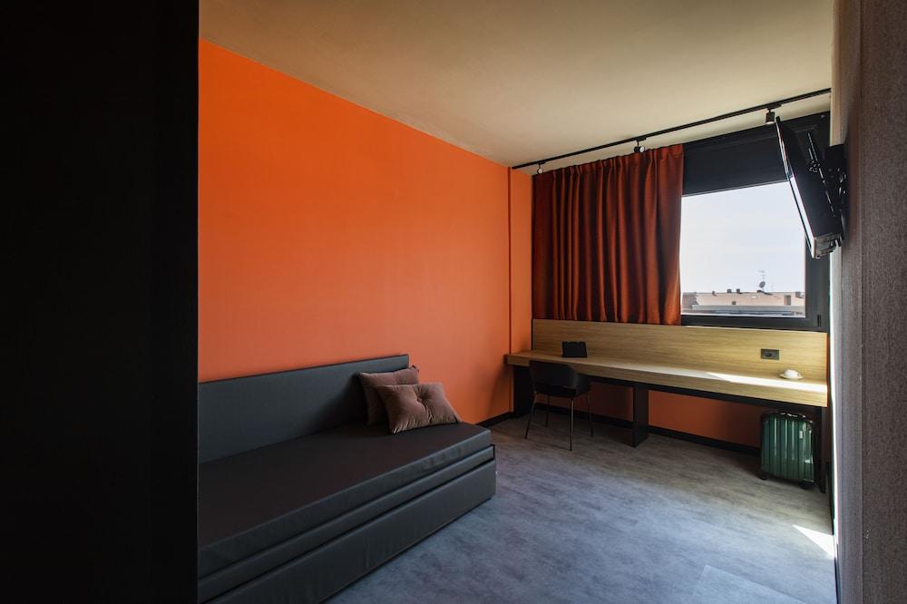 Ibis Styles Roma Aurelia - Tap to explore photos