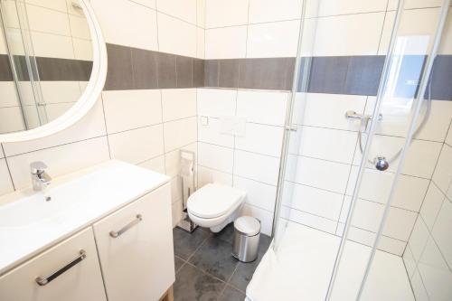 Narodni Stay Room Type - Deluxe Octuple Room With External Private Bathroom 1 Narodni Stay Room Type - Deluxe Octuple Room With External Private Bathroom 1