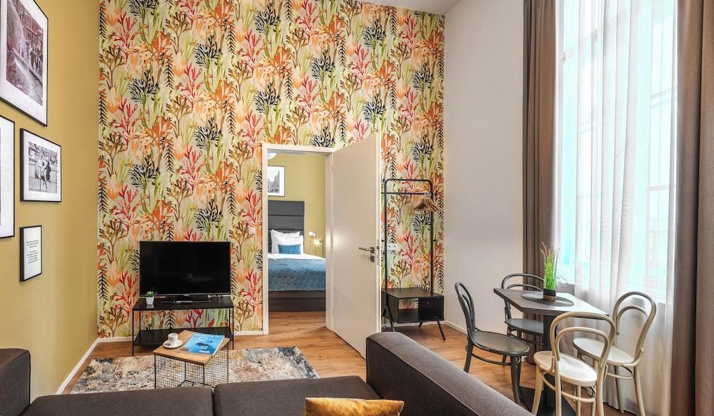 VN48 Suites by Adrez Living Room Type - Apartment, 1 Bedroom, Balcony