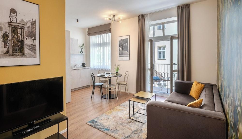 VN48 Suites by Adrez Living Room Type - Luxury Apartment, 1 Bedroom, Balcony