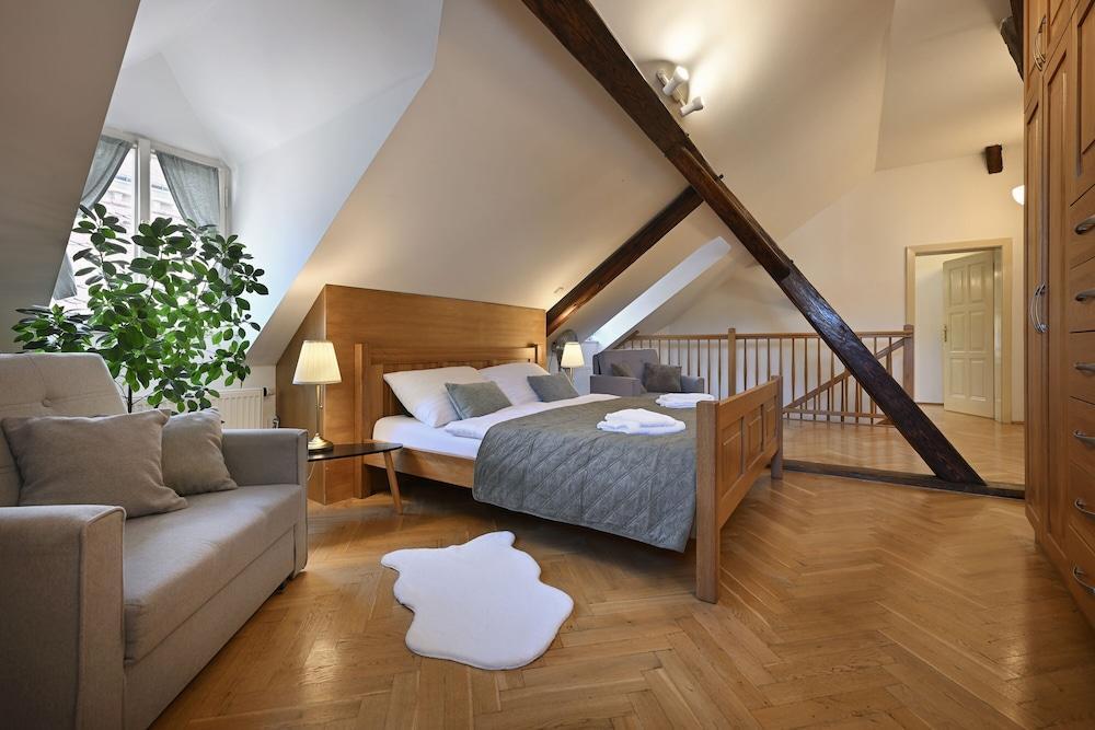 White Swan Boutique Apartments Room Type - Family Duplex, 1 Bedroom White Swan Boutique Apartments Room Type - Family Duplex, 1 Bedroom