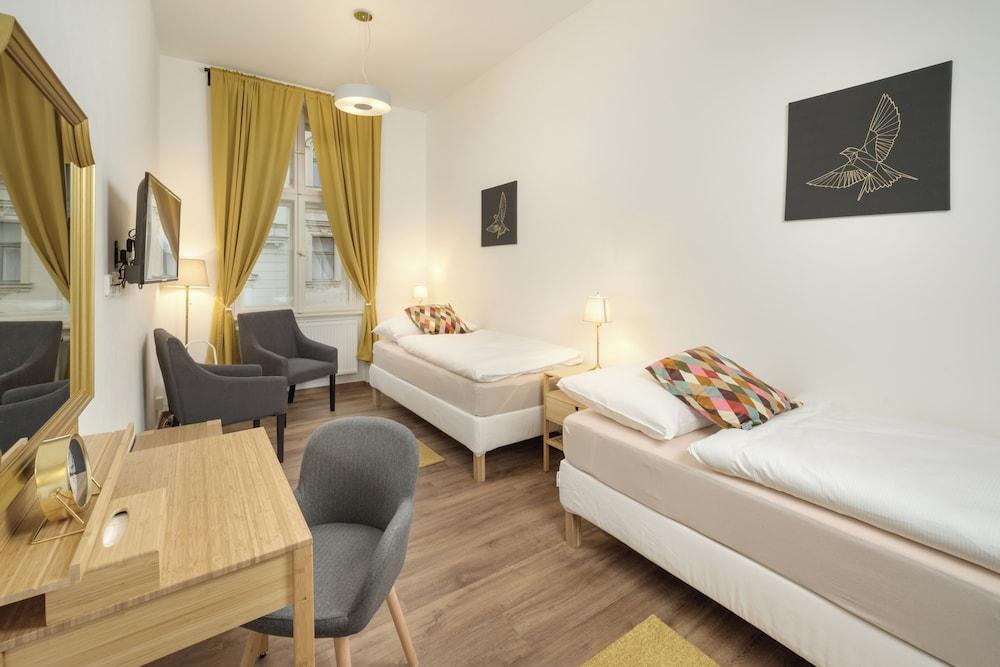 Unesco Prague Apartments Room Type - Deluxe Apartment, City View (43)