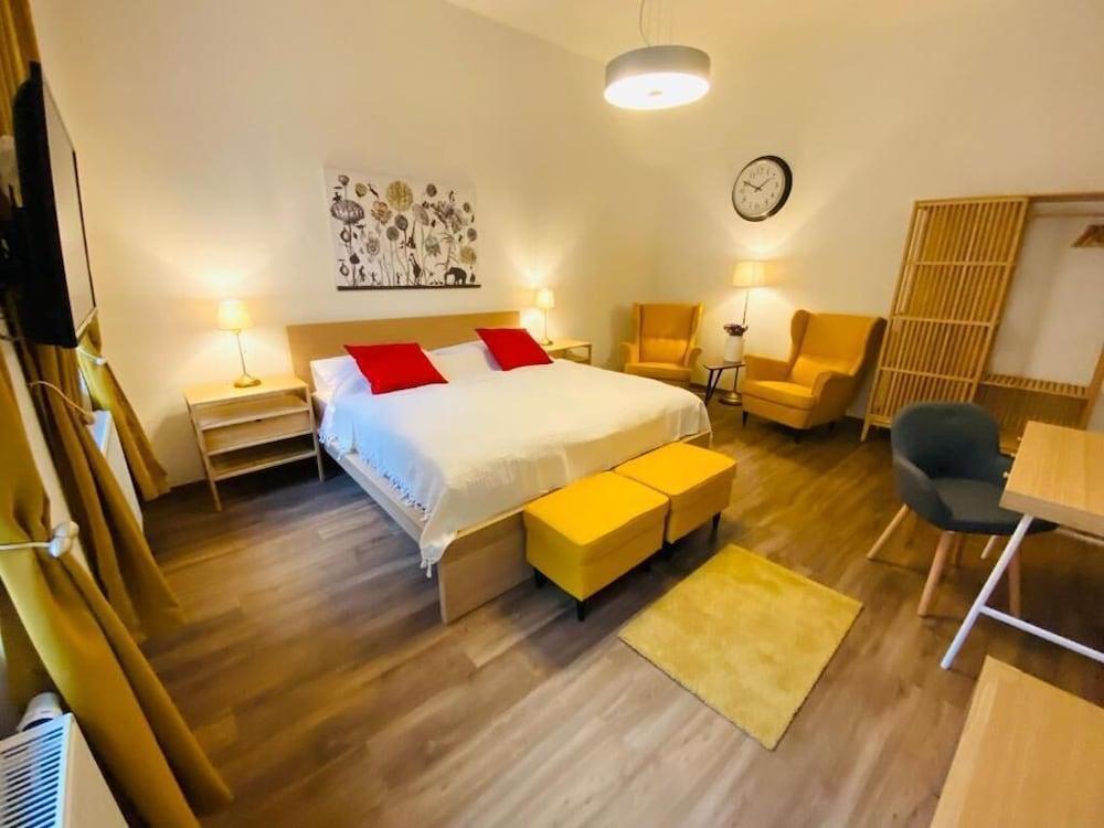 Unesco Prague Apartments Room Type - Deluxe Apartment, Courtyard View (41)