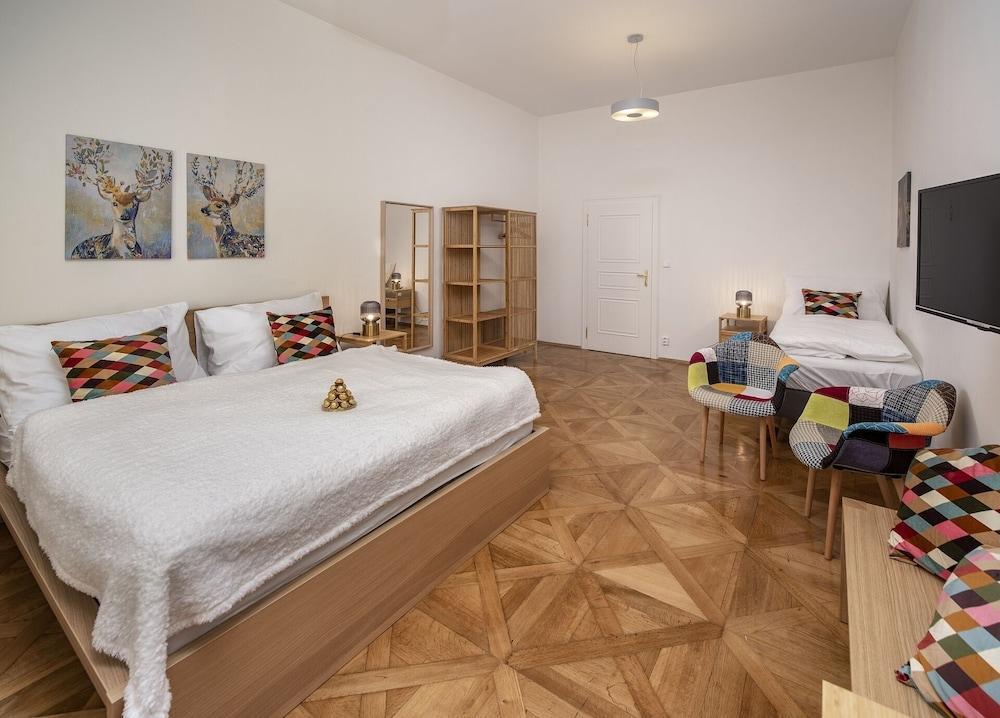 Unesco Prague Apartments Room Type - Deluxe Apartment, City View (34)