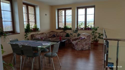 Villa Homestay Nad Helmrovkou - Tap to explore photos