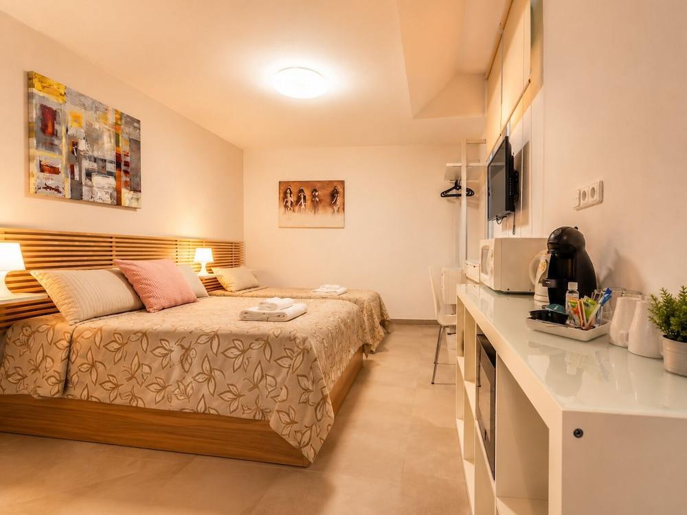 Vincanto Rooms Old Town Room Type - City Triple Room