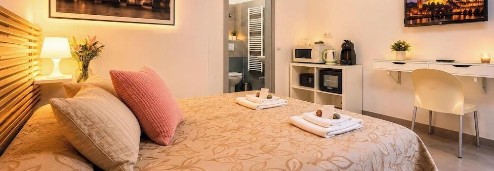 Vincanto Rooms Old Town - Tap to explore photos
