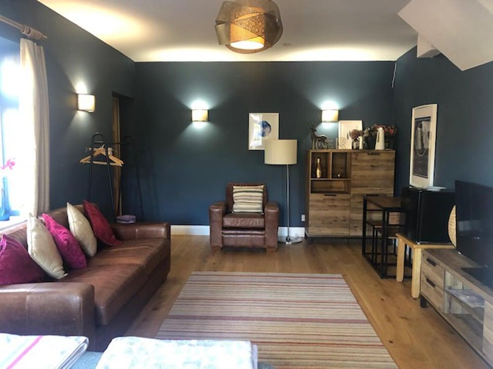 Lovely and Comfortable 1-bed Apartment in Bromley - Tap to explore photos