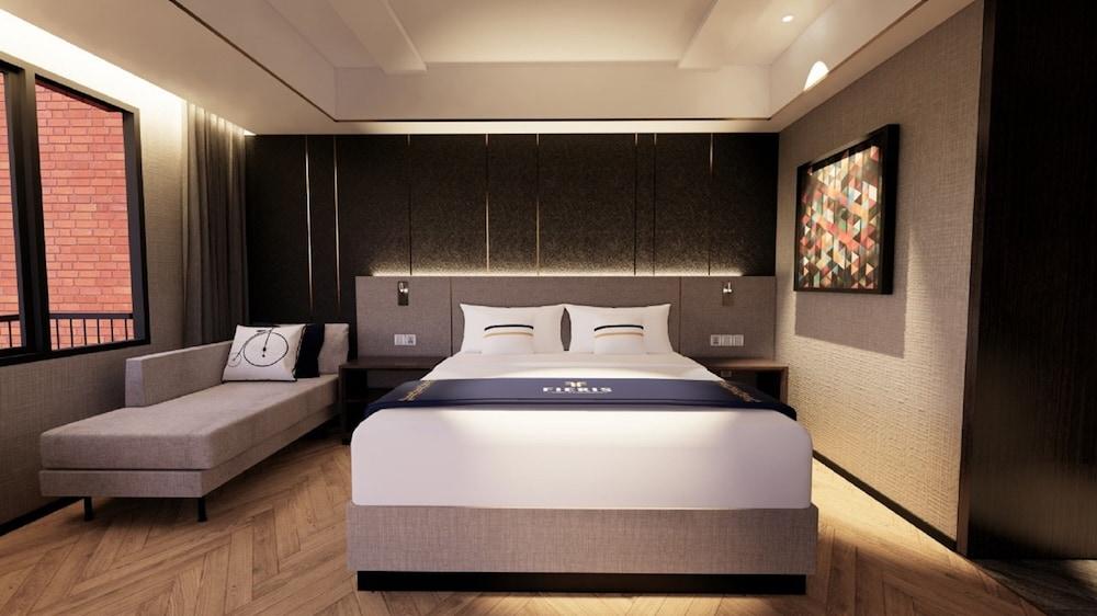 Fieris Hotel Rawamangun Room Type - Deluxe Double Room