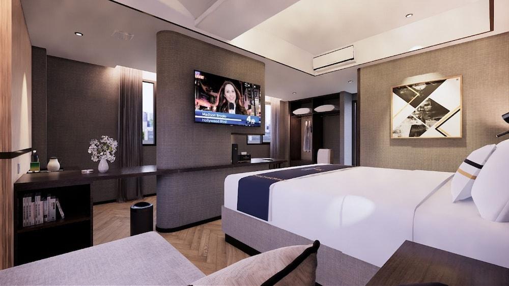 Fieris Hotel Rawamangun Room Type - Executive Double Room