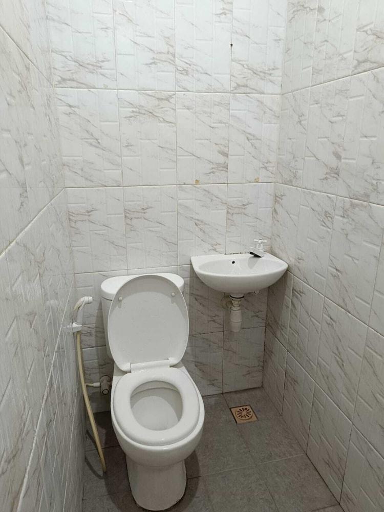 Ratana Cengkareng Room Type - Deluxe Double Room