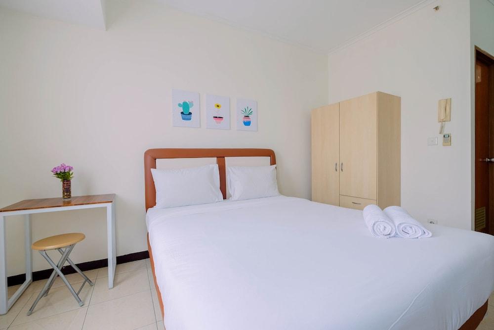 Simple Furnished Studio Apartment at Maple Park