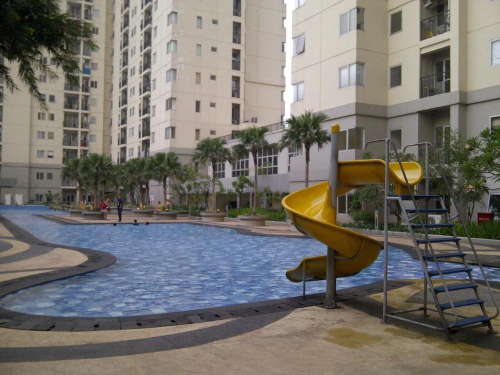 Simple Furnished Studio Apartment at Maple Park - Tap to explore photos