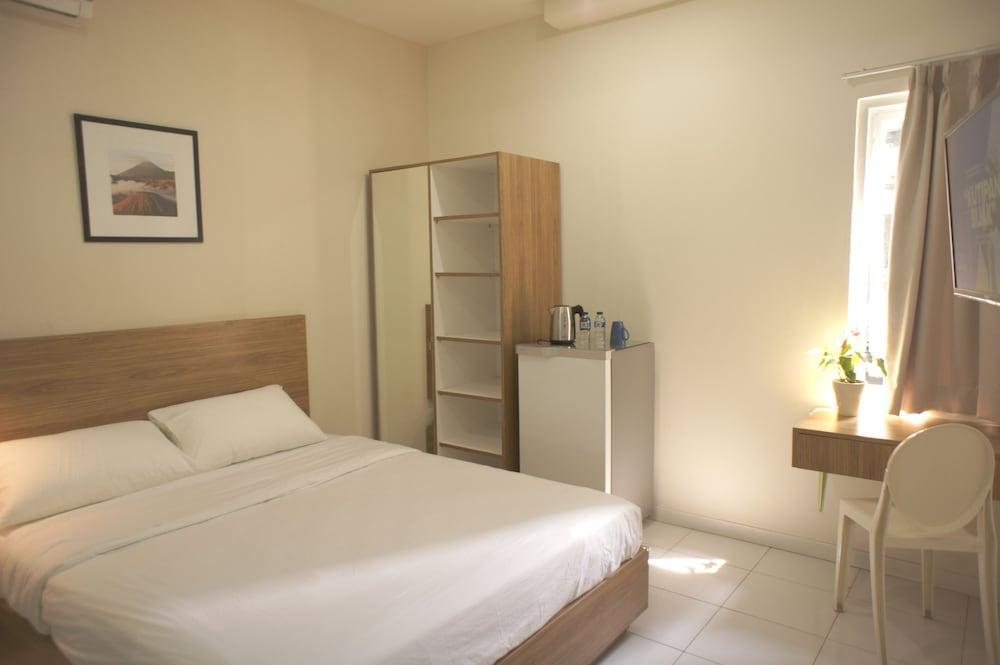 Menteng House Room Type - Deluxe Room, 1 Queen Bed